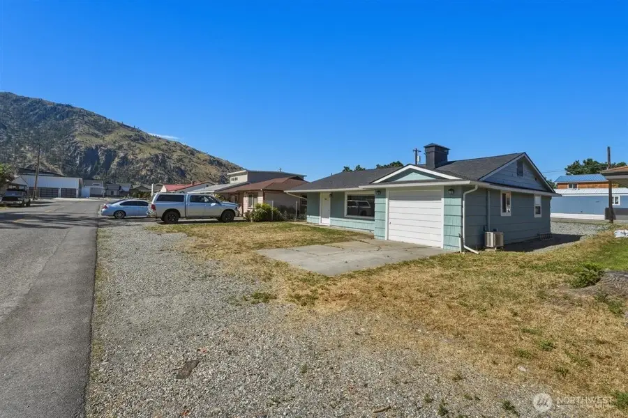 607 S 1st Street, Brewster, WA 98812 - #3