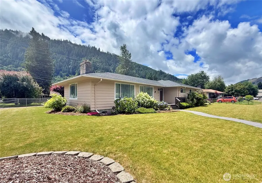 301 Temple Avenue, Morton, WA 98356 - #2