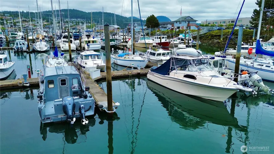 2304 Skyline Way #A-17, Anacortes, WA 98221 - #3