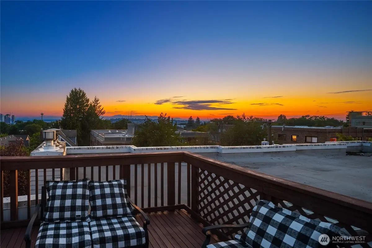 524 12th Avenue E #301, Seattle, WA 98102 - #1