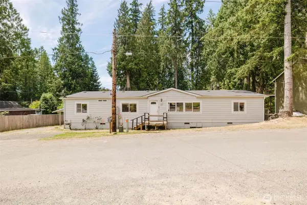 401 E Lk Devereaux Road, Allyn, WA 98524