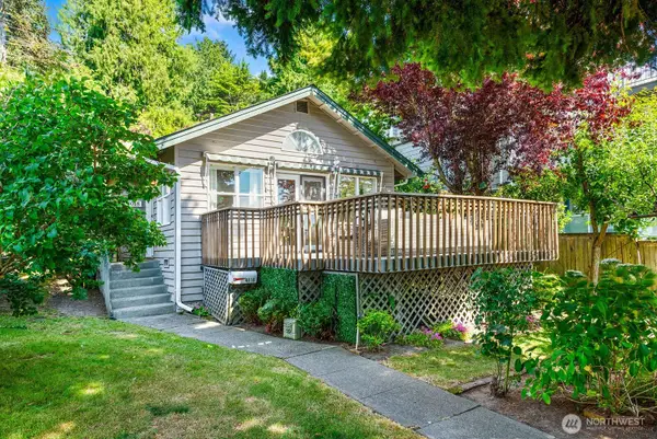 4018 59th Avenue Sw, Seattle, WA 98116
