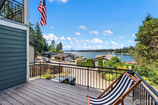 1709 Shorewood Drive, Bremerton, WA 98312