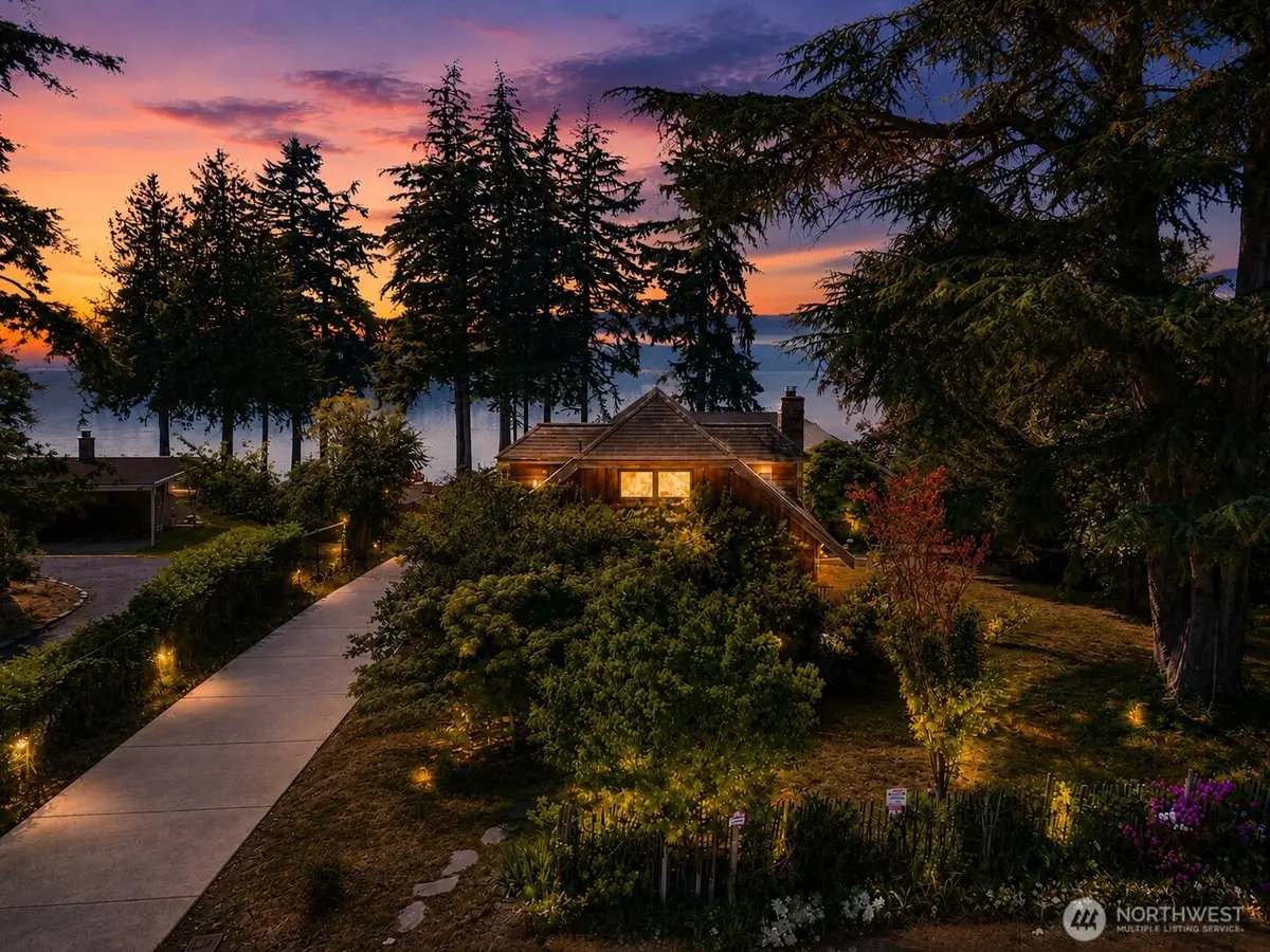 516 1st Street, Steilacoom, WA 98388 - #1