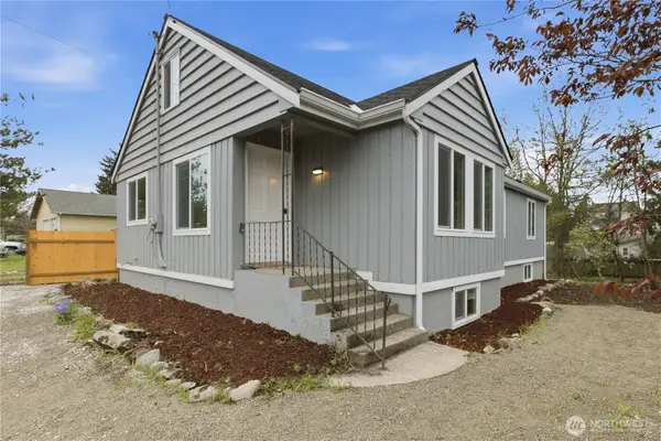 400 22 Avenue Ct, Milton, WA 98354