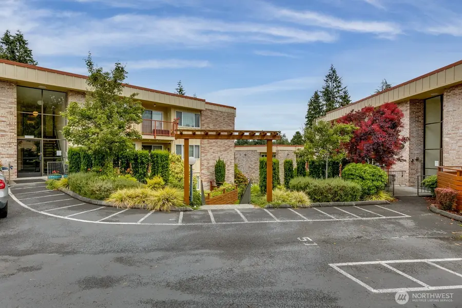 335 Heather Road #202, Everett, WA 98203 - #2