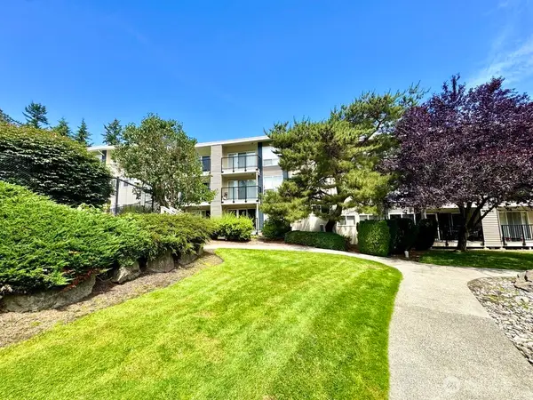 12701 NE 9th Place #D105, Bellevue, WA 98005