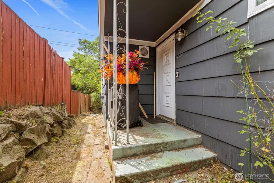 9628 5th Ave Ne, Seattle, WA 98115 - #2