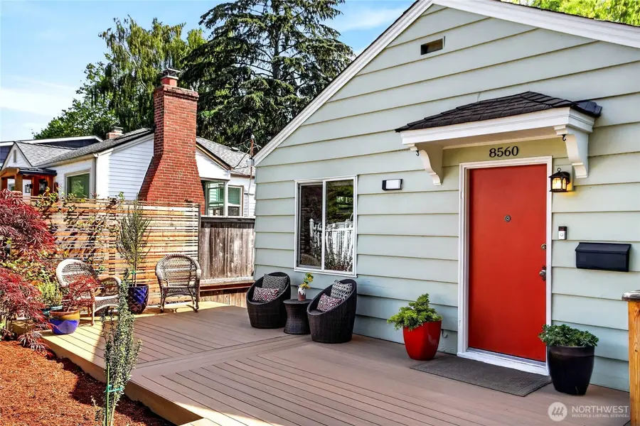 8560 37th Avenue Sw, Seattle, WA 98126 - #2
