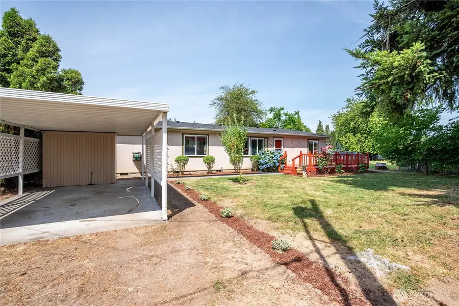 827 NE Woodard Avenue, Castle Rock, WA 98611 - #2