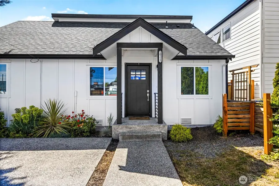 10215 Evanston Avenue N #2, Seattle, WA 98133 - #2
