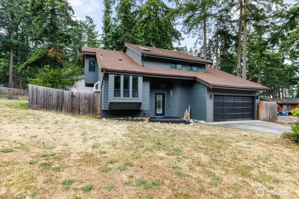 210 NW Calista Ct., Oak Harbor, WA 98277