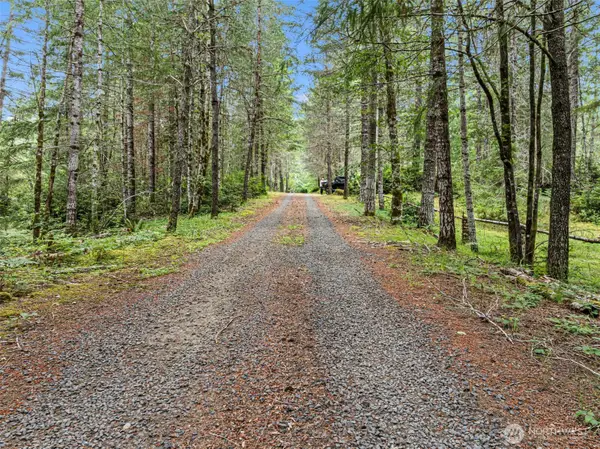 101 NE Smithy Forge Lane, Belfair, WA 98528