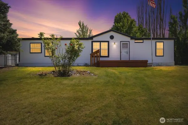 4225 Twinlake Ct, West Richland, WA 99353