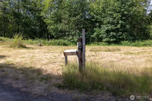 1875 NE Sipes Lane, Bremerton, WA 98311