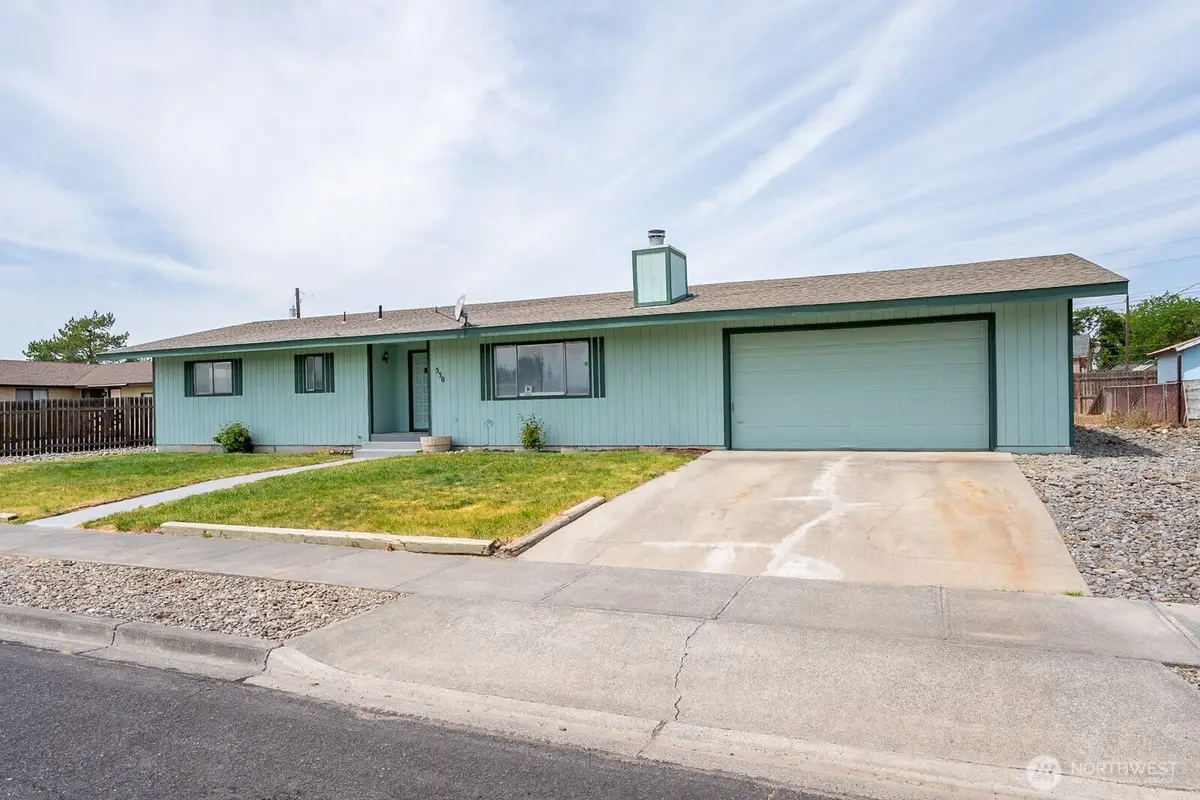 530 W Crest, Moses Lake, WA 98837 - #1
