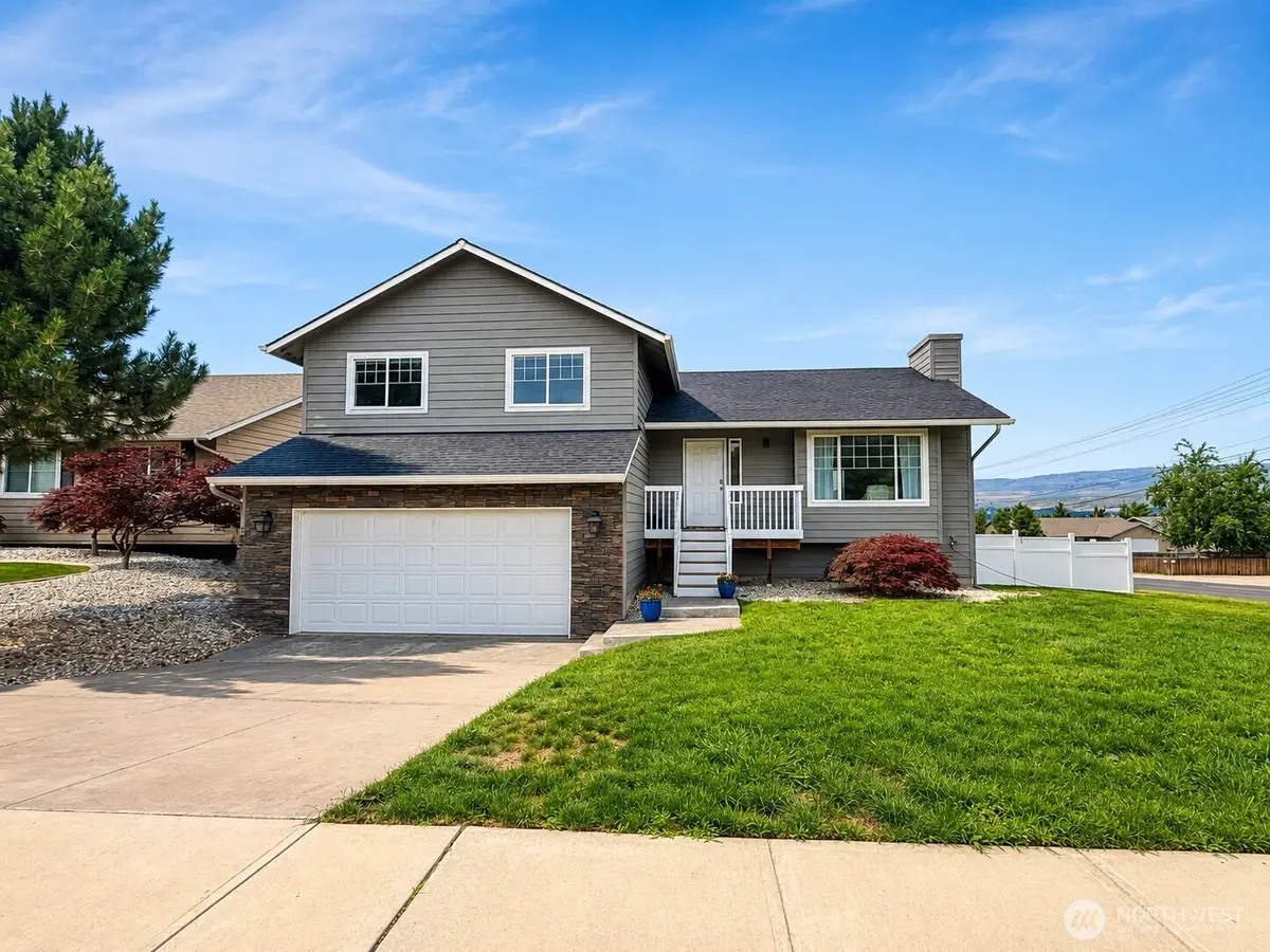576 Saddle Rock Loop, Wenatchee, WA 98801 - #1