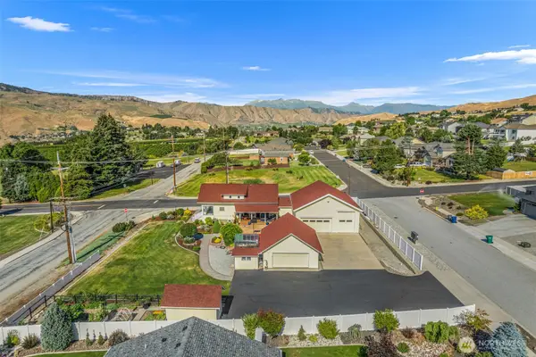 800 Autumn Crest Drive, Wenatchee, WA 98801
