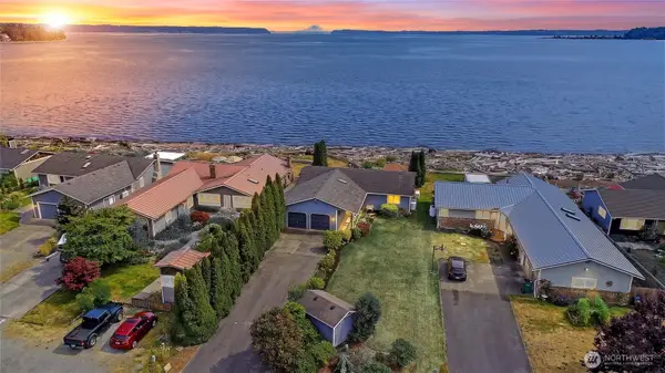 846 Livingston Bay Shore Drive, Camano Island, WA 98282