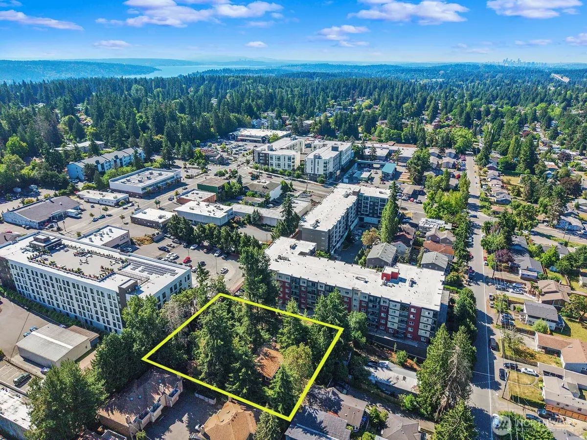 17552 12th Avenue Ne, Shoreline, WA 98155 - #1