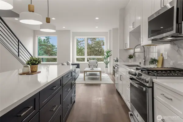 8923 166th Avenue Ne #101, Redmond, WA 98052