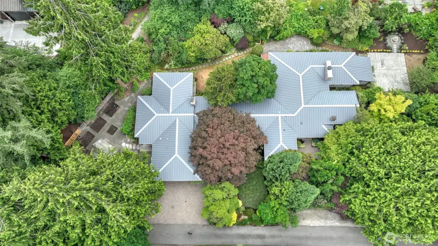 10555 SE 28th Street, Beaux Arts Village, WA 98004 - #2