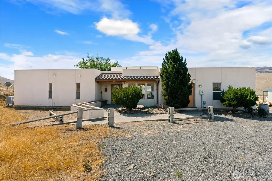723 Burbank Creek Road, Yakima, WA 98901 - #2
