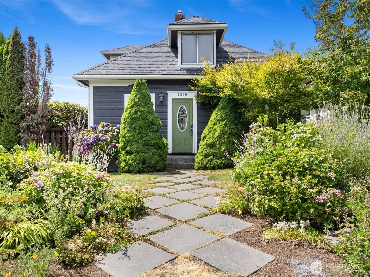 1218 E Marine View Drive, Everett, WA 98201 - #1