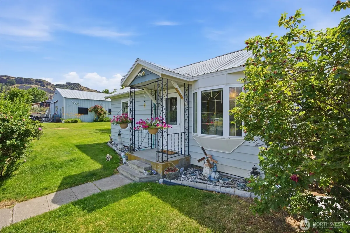 119 Washington Place, Electric City, WA 99123 - #1