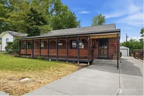 310 E 3rd Avenue, Kennewick, WA 99336 - #2