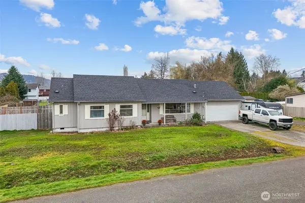 209 8th Avenue N, Algona, WA 98001