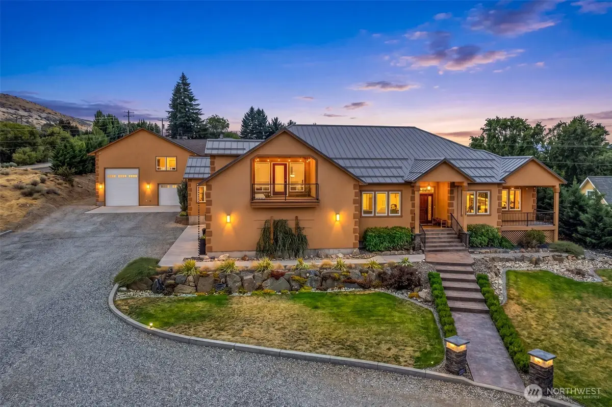 262 42nd Court Nw, East Wenatchee, WA 98802 - #1