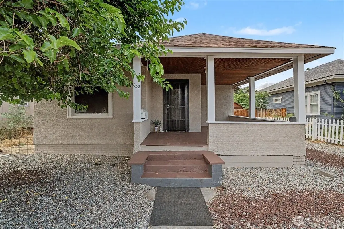 630 Kittitas St, Wenatchee, WA 98801 - #1
