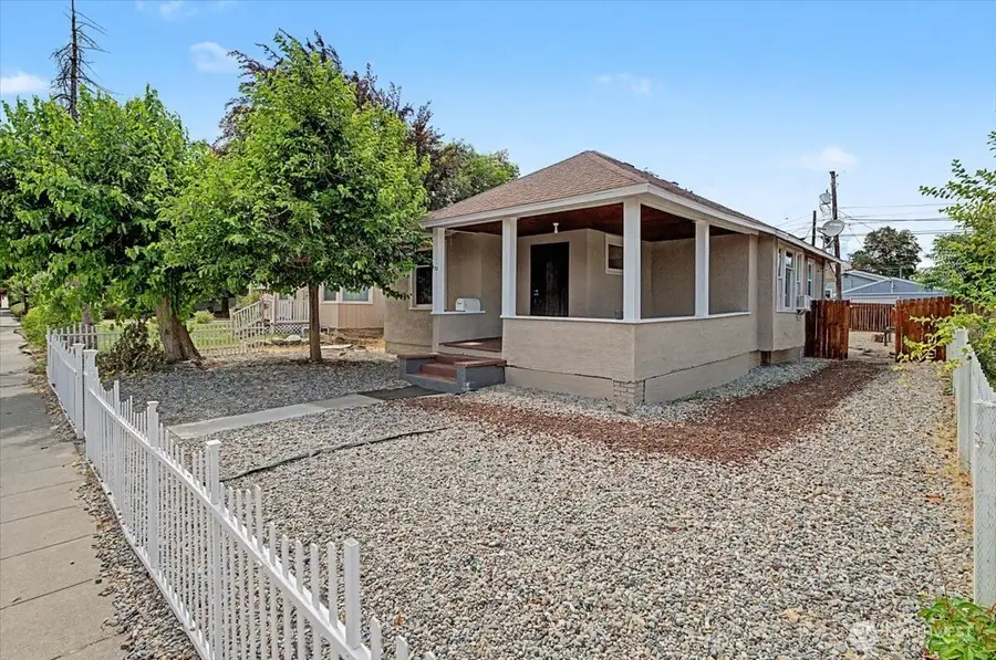 630 Kittitas St, Wenatchee, WA 98801 - #3