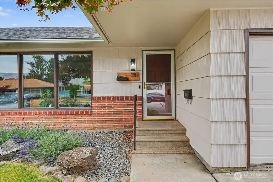 1117 Idaho Street, Wenatchee, WA 98801 - #3