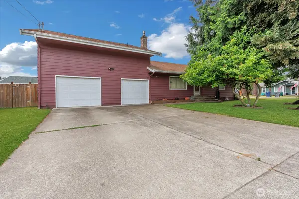 327 Chicago Boulevard S, Pacific, WA 98047