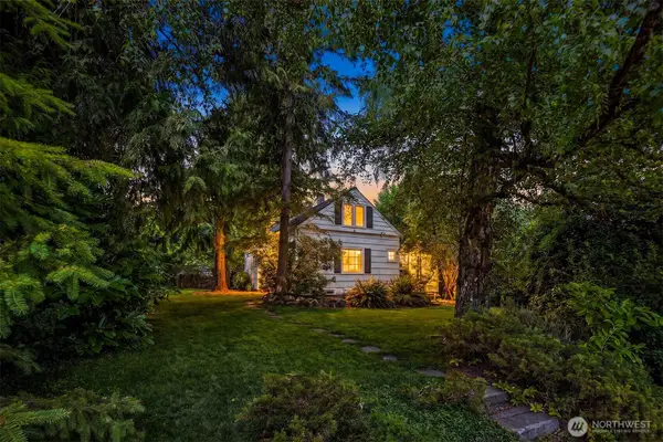 8255 30th Avenue Ne, Seattle, WA 98115