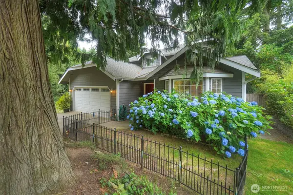 22035 Sea Vista Ne, Poulsbo, WA 98370