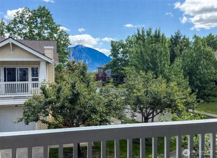 7705 Fairway Avenue Se #204, Snoqualmie, WA 98065 - #3