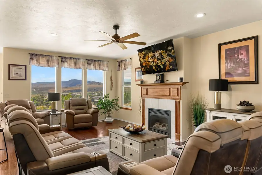 536 Hillcrest Circle Drive, Omak, WA 98841 - #3