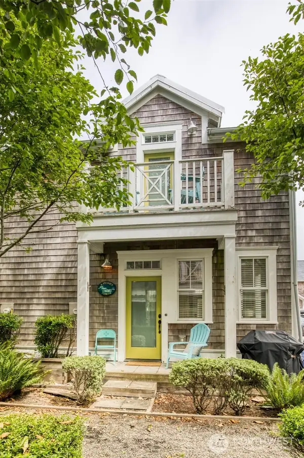 38 W Myrtle Lane, Pacific Beach, WA 98571