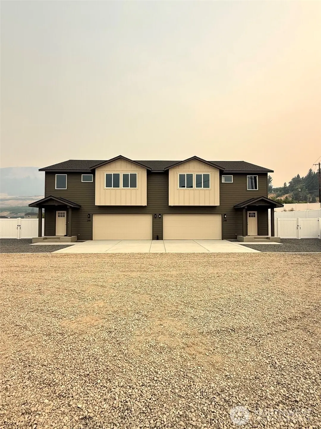 24 Bruno Drive Unit A & B, Malaga, WA 98828 - #1