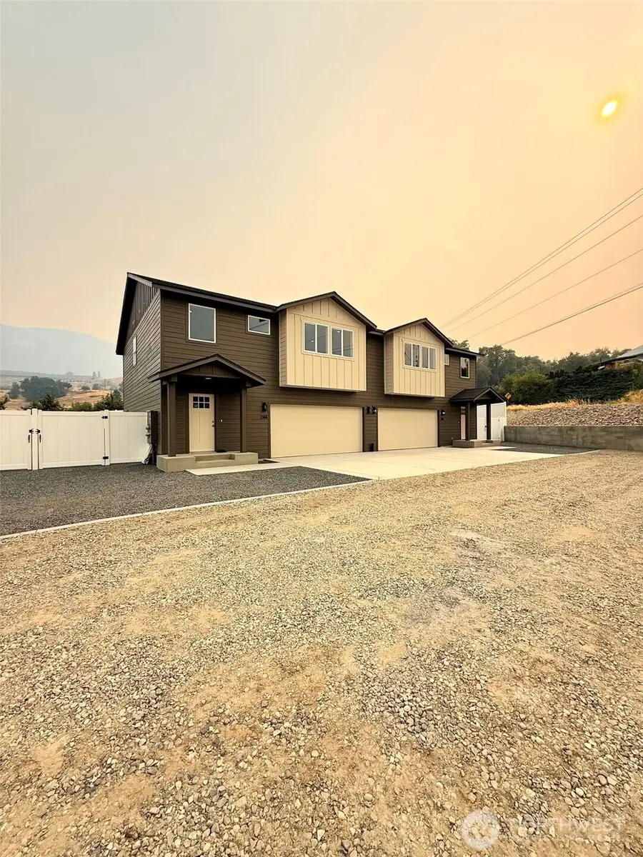 24 Bruno Drive Unit A & B, Malaga, WA 98828 - #3