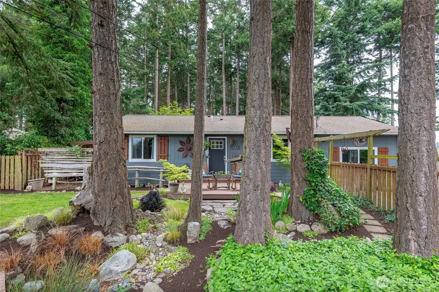 1013 Carl Avenue, Oak Harbor, WA 98277 - #2
