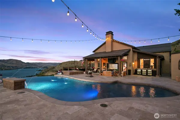 340 Hawks Meadow Road, Chelan, WA 98816