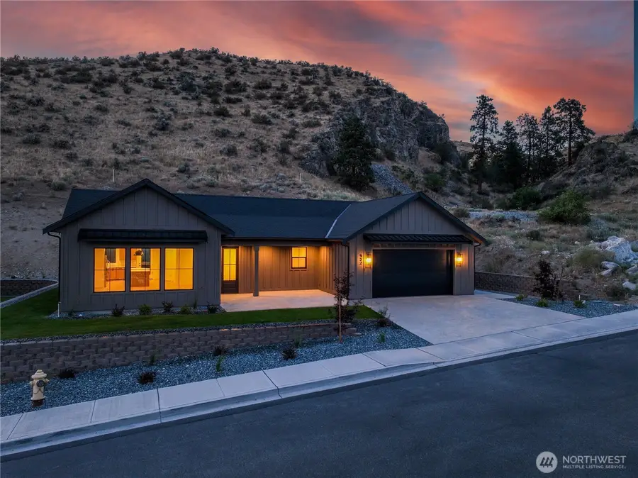 922 Long Drive, Chelan, WA 98816 - #2