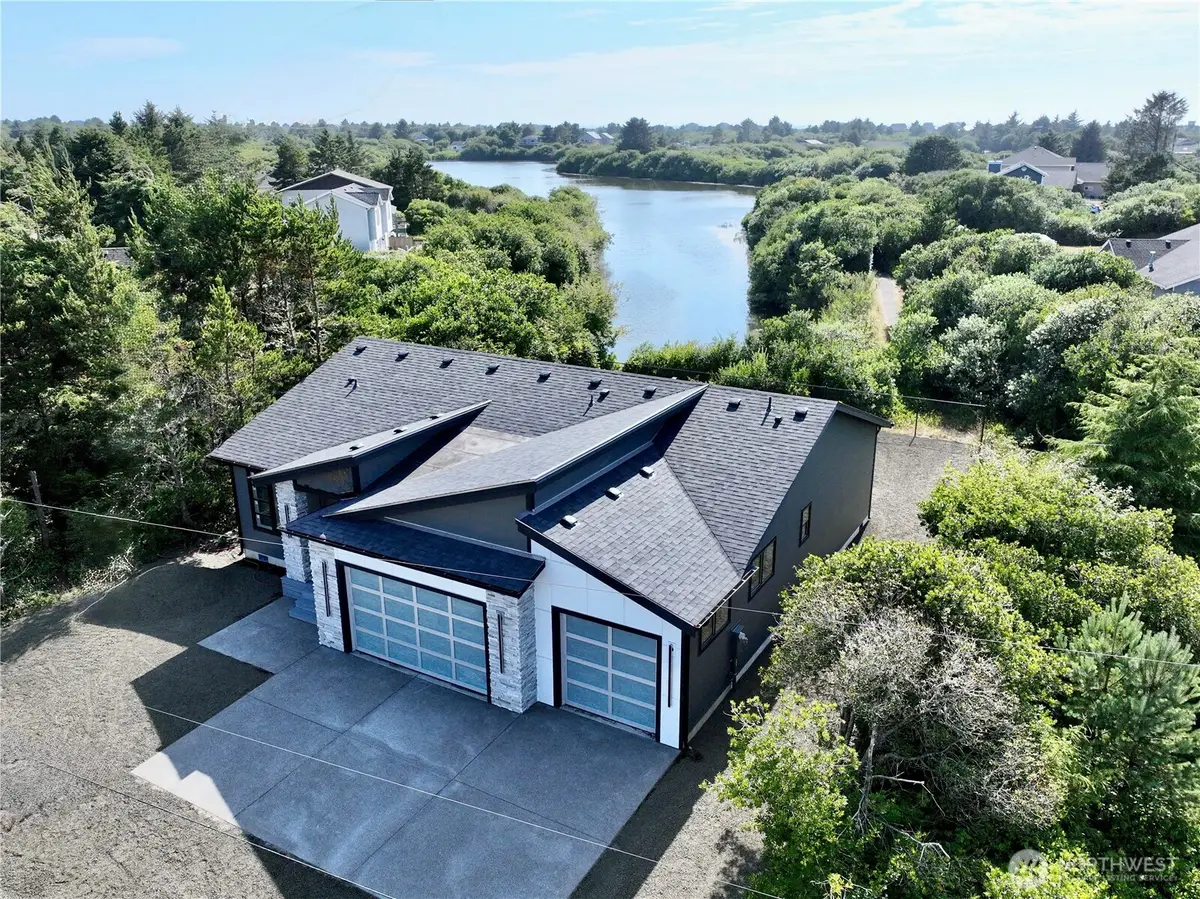 887 Texmar Avenue Sw, Ocean Shores, WA 98569 - #1