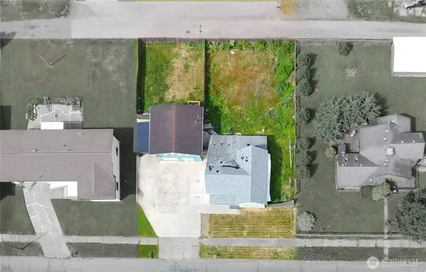 136 First Street, Sumas, WA 98295