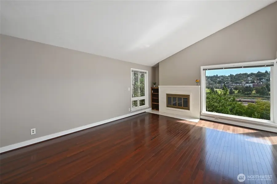 2636 22nd Avenue W #303, Seattle, WA 98199 - #2