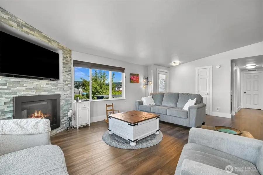 219 Mitchell Street, Sumas, WA 98295 - #3